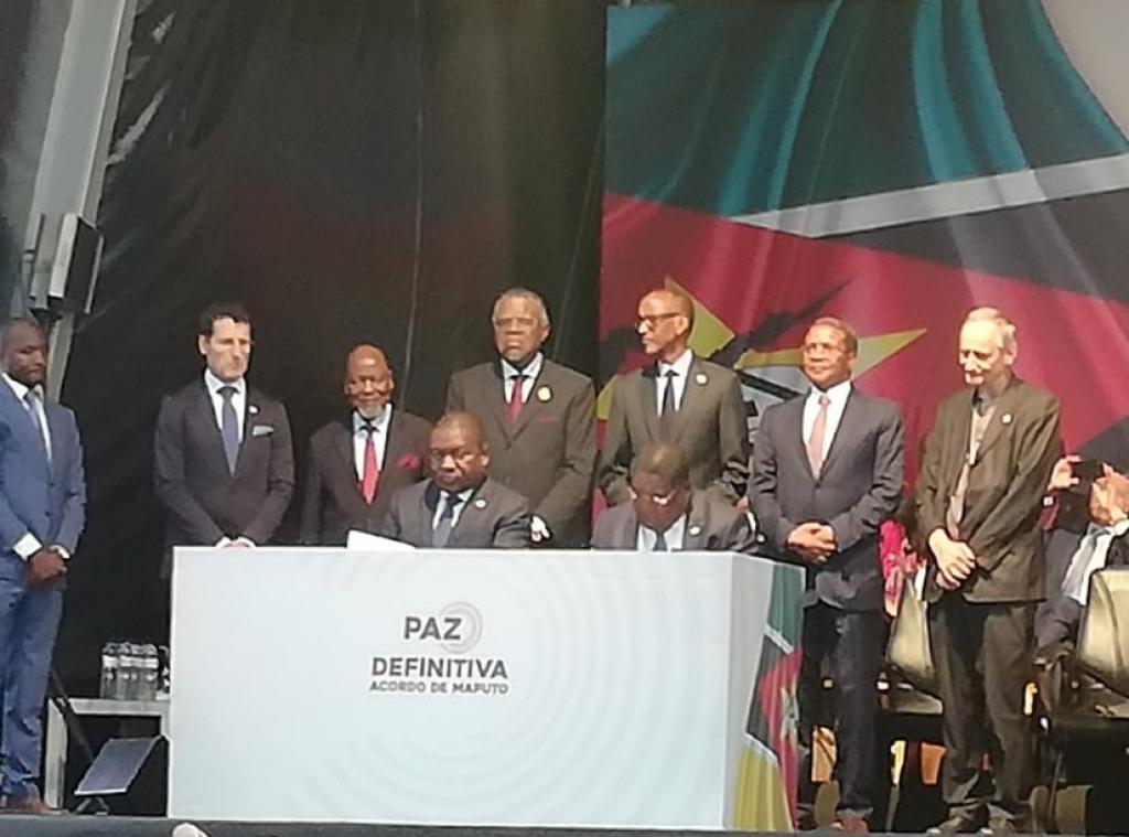 Une délégation de Sant'Egidio à la signature de l'accord de paix et de réconciliation au Mozambique. La gratitude du président Nyusi pour l'oeuvre de paix de la Communauté
